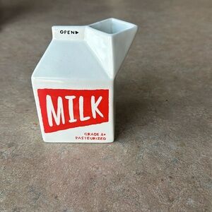 - Kate Spade Lenox milk container